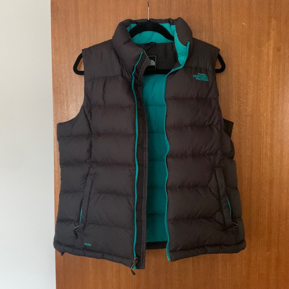 LARGE NORTH FACE PUFFER VEST